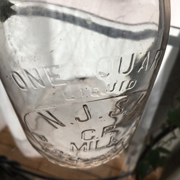 Glass milk bottle, 1 quart buy two $ 5 items for $8 - Picture 4 of 10